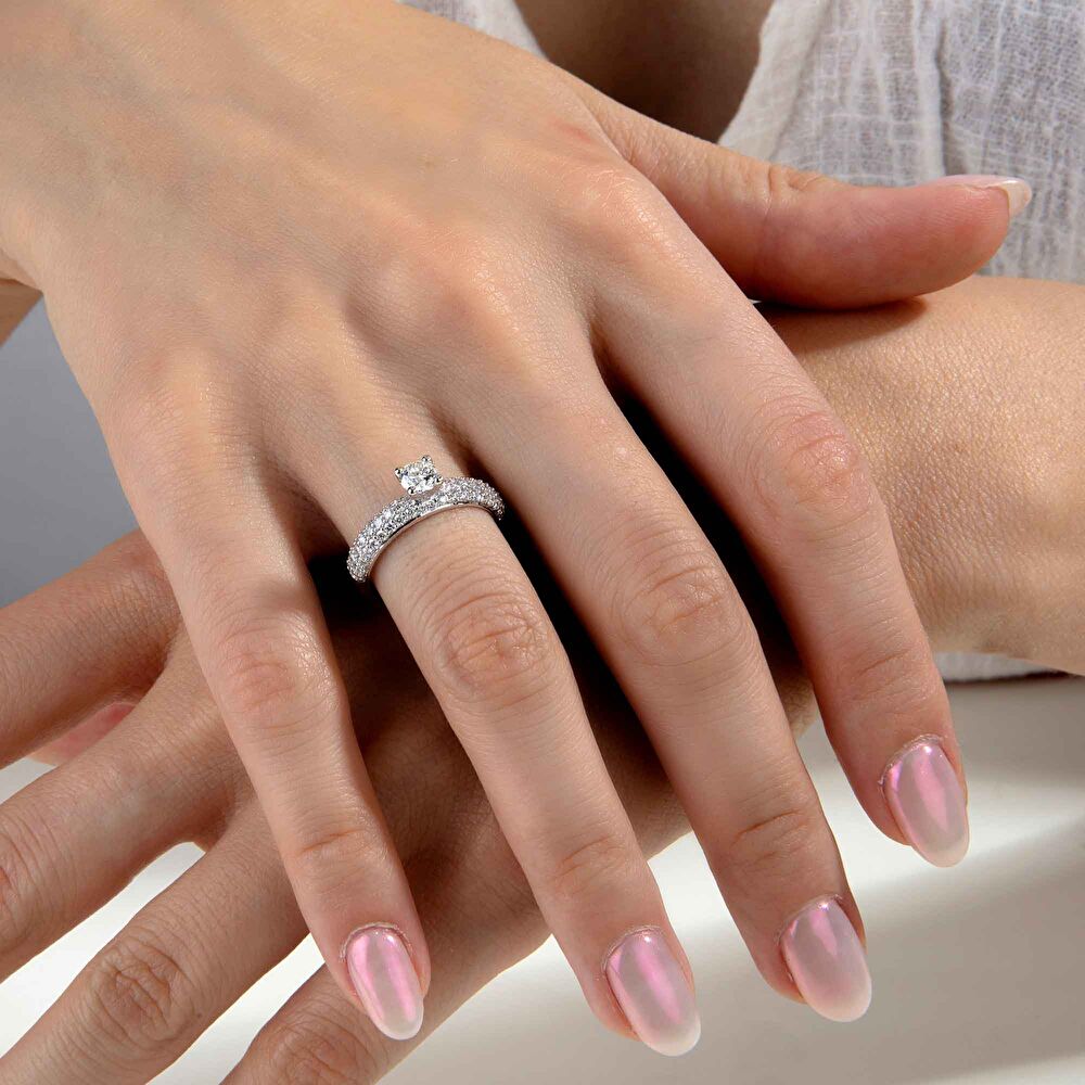 Yan Taşlı Tektaş Yüzük 0.34ct